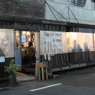 テラス席は全席持ち上げていただき
入店可能です