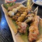 Yakitori No Oogiya - 焼鳥7本盛り合わせ。本当に盛り合わせてるだけ、お得「ゼロ」