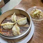 Hoan'Yon - 蒸し餃子とザーサイ