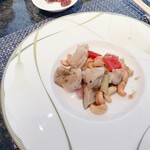 中国料理 皇苑 - 鶏肉とカシューナッツの炒め。良い香り。脂っこくなく、もっと食べたいくらい美味しかった♪