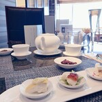 中国料理 皇苑 - 窓が大きく明るく開放的な雰囲気でした！インテリアや食器も、シンプルで品があり素敵！お茶のサービスが嬉しい♪