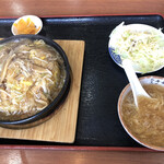 鴻運 - フカヒレあんかけチャーハン(税込690円)