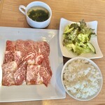 Yakiniku Senara - 特盛和牛不揃いカルビ焼ランチ