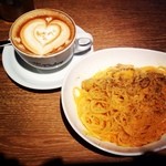 カッフェ ビーンデイジー - うれしいカフェラテと濃厚カルボナーラ！