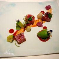 ラール・エ・ラ・マニエール - 【マグロのキューブ スパイシーなオイルとリ・スフレを絡めて ワサビ菜のソルベ】◎2013/12