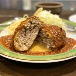 エポック - ・ハンバーグ (ミートソース) 1,250円/税込
※ライス、スープ付