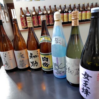 こだわり尽くした種類豊富な日本酒。新たな銘柄との出会いも