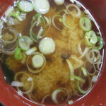 三喜食堂 - 味噌汁は　わかめ　豆腐　ねぎ