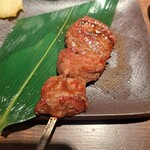 むさし - 牛スジのどて煮串。
