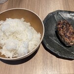 Maiasa Hikiniku To Hagama Gohan Hamba-Gu Bouzu - ご飯、炭焼きハンバーグ