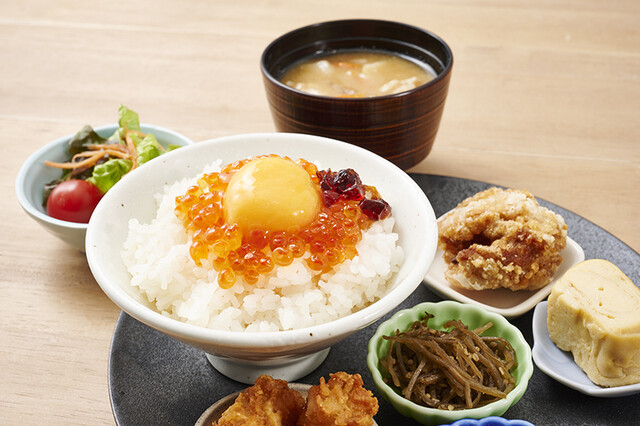 鳥と卵の専門店 鳥玉 アパホテル上野御徒町駅前南店 - 末広町/食堂