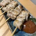 産直鮮魚と47都道府県の日本酒の店 黒潮 - 豚バラにんにくの芽焼き¥439