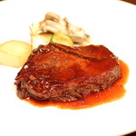 パニエ ド レギューム - 牛肉の赤ワイン煮