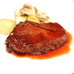 パニエ ド レギューム - 牛肉の赤ワイン煮