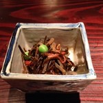 野口太郎 - 六品目。生の「ひじき」を使った煮物。生ひじき、ハマりました。普通にある乾燥ものとは食感が完全に違いますね。