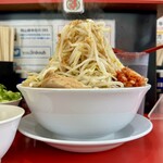 Youjimbou Hongou - ラーメン 中 350g 930円、追加豚1枚 130円 ※野菜マシマシ、ショウガ、ヅケアブラ、辛たま
                        2024年2月19日