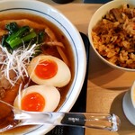 Shokudou Nikkorogashi - 特製ラーメン(醤油) 1000円、炊込み飯 200円、手作りプリン 200円