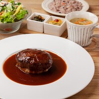 ～森と畑の恵み～　やさいの王様ハンバーグプレート