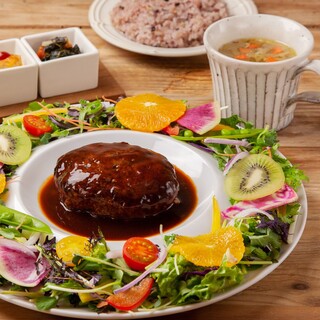 【ランチ】1食で約20種程の野菜を摂取出来るベジランチ！！