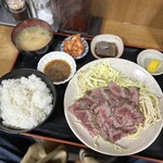 Nikuryourinomise Matsunoya - 牛赤身ミニステーキ定食