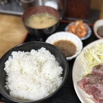 肉料理の店 松の家 - 美味い白米　少し柔らか