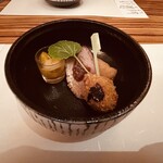 料理屋 錦三山車楼 - 海老からすみチーズの稲荷寿司、近江鶏、本鮪頭肉フライ、杏子と蕪の甘酢漬