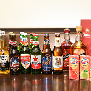 尼泊爾的“Kukri Rum”和亞洲係啤酒等豐富的酒精