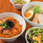 Melting egg Oyako-don (Chicken and egg bowl) and exquisite chicken soup chicken soba half & half set