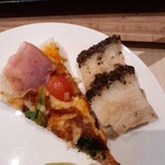 ヴィータダイニングソリスグラーティア - 右が豚バラのワイン煮込み