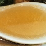 中華 大王 - アッサリとしたスープ