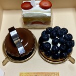 オクシタニアル - ショートケーキ、チョコレートケーキ、ブルーベリーのタルト