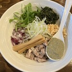 麺酒一照庵 晴天櫓 - 料理写真:醤油ベースのスープに牡蠣油が平打ち麺に絡んで病みつきになる味わいです。