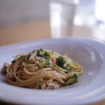 イタリア料理 MOMIJI - 寒ブリとブロッコリーのオイルベース リングイネ