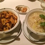 中国飯店 - 麻婆チャーハンと鳥煮込みソバ