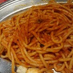 スパゲッティーのパンチョ - 赤い粉かけたら辛過ぎて涙出た。
ナポリタン メガ600g 890円