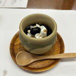 よし町 - 甘味（黒豆プリン）