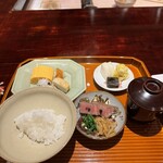 割烹 西むら - 松阪牛ステーキ　自家製香の物　赤出汁