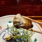 割烹 西むら - ジューシーな炭火焼きフグ