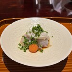 割烹 西むら - 厚切りフグ　テッピ　フグ白子を混ぜていただきます　　白子の旨み、フグの食感の違いと旨み、ポン酢の酸味が渾然一体となり思わず笑みが溢れる美味しさ