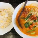 麒麟 - 担々麺＋半チャーハン