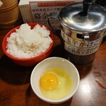 春日亭 - 生玉子かけご飯２００円