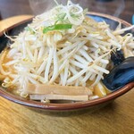 北海道ラーメンはせ川 - もやしトッピングで横から、しゃ