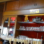 トム - カウンター奥には常連客の「コーヒーチケット」も