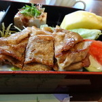 トム - ポークてり焼・サラダ・冷や奴・フルーツ・ポタージュスープ