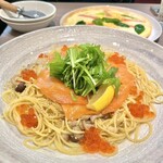 Pasta de Pasta - サーモンとイクラの西京味噌クリームスパゲッティ