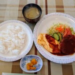 レストランひき - 料理写真:令和6年2月 ランチタイム(11:00〜15:00)
日替わりランチ 税込800円
ミンチカツ、オムレツ、サラダ、ライス、みそ汁、漬けもの