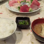 まるいち食堂 - ご飯とあら汁