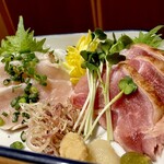 Sengyo To Shinshuusoba Koshitsu Izakaya Nidaime Hachibee - 地鶏のタタキ