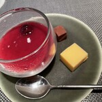 中国飯店 琥珀宮 - ココナッツプリン、オレンジのムース、ショコラ