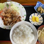 Kosumosu - グリルチキン定食